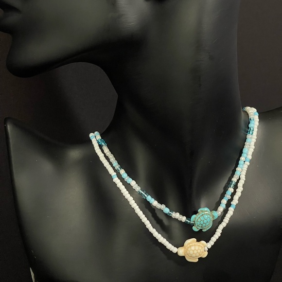 Adrienne - Turtle Pendant Choker. - Picture 5 of 6